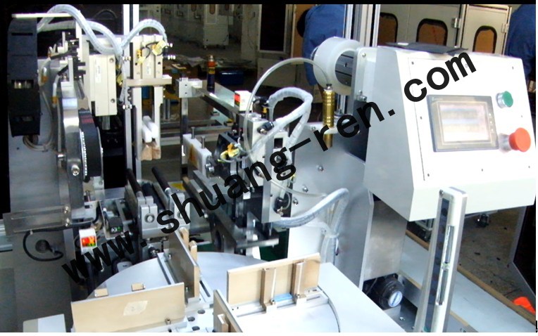 軟包(bao)電池自動貼膜(mó)機